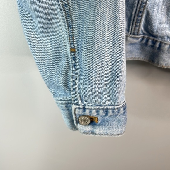 GAP Stretch Retro Jean Jacket Blue Light Wash Denim Flap Chest Pockets Size XL - Picture 7 of 12